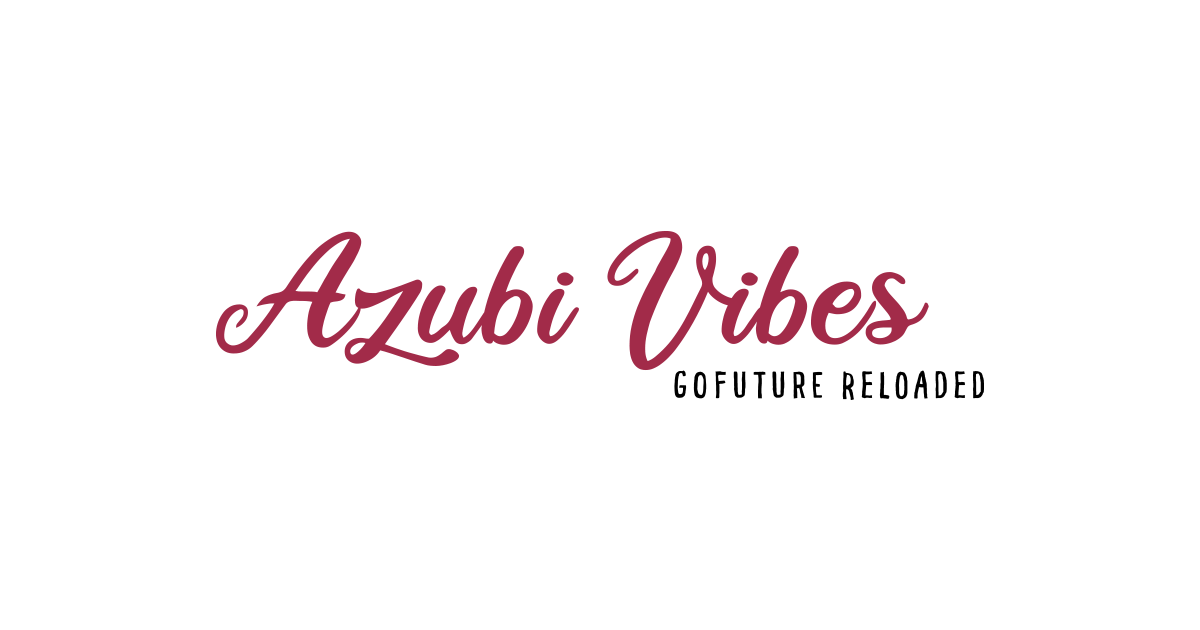 Azubi Vibes Schriftzug in Dunkelrot mit schwarzem GoFuture Reloaded Slogan auf Weiß